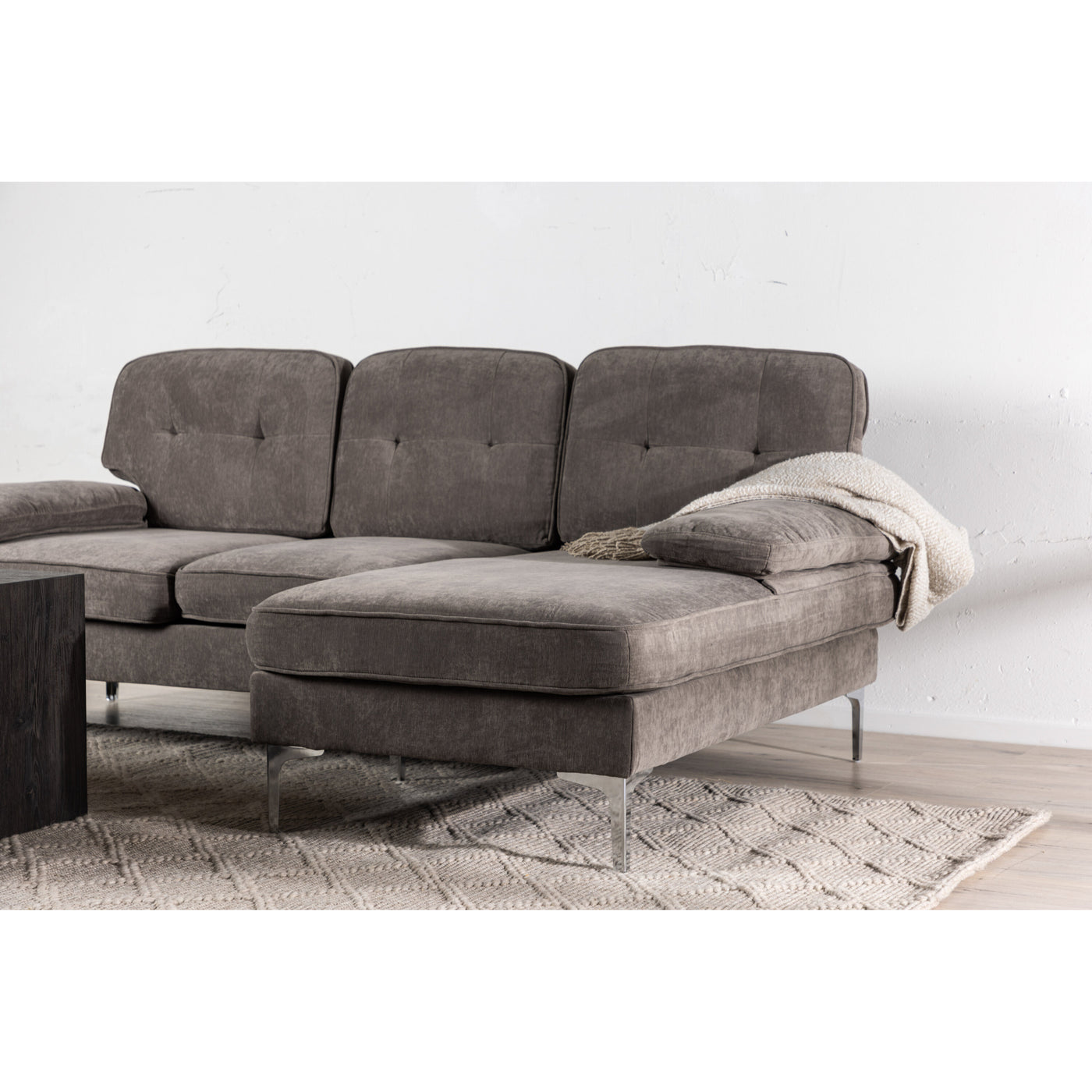 Remis Sofa – Hellgrauer Stoff